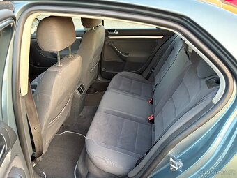 VW Jetta 1.6, 75 kw, 1. Majitel - 6