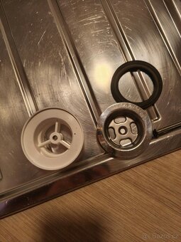 Dřez s odkapávačem nerez - 6