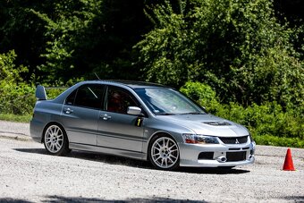 Mitsubishi Lancer Evo IX - 6