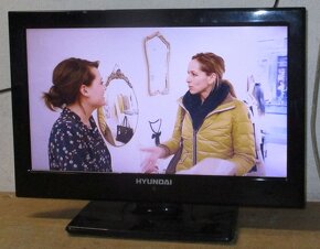 Malá televize 40cm HYUNDAI, 16 palců na 12V, bez zvuku - 6