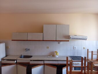 Pronájem bytu 2kk, balkón + parkování - Pečky centrum - 6