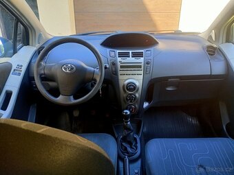 Toyota Yaris 1.3 - 6