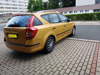 Kia Ceed 1.4i 80KW Rok Výroby 2010  Combi - 6