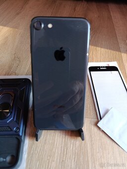 iPhone 8 / 64GB / Space Grey / Baterie 91% - 6