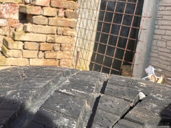 Pneu Hankook 215/60R16 - 6