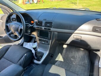 Toyota Avensis 2.0 D4D kombi - 6