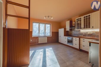 Vícegenerační dům v Kožlanech- ideální pro bydlení i investi - 6