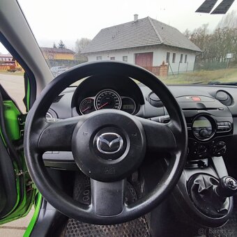 Mazda 2 benzín rok 2011 - 6