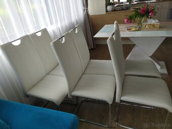 Jídelní stůl a židle - 6