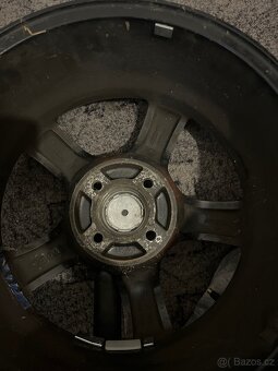 Alu kola R15 - 6