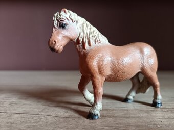 SCHLEICH SBĚRATELSKÉ FIGURKY KONĚ 168 - 6