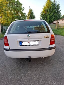 Škoda Octavia 1.9 tdi Tour 4/2010 combi - 6