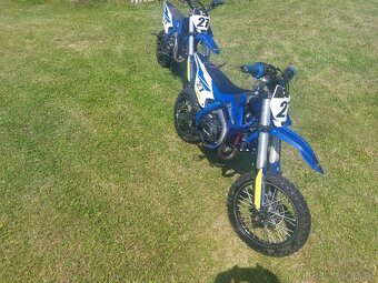 Prodám dvě xmotos 27 - 6