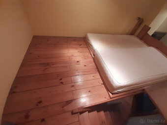 2 postele, pod nimi skříně - 6