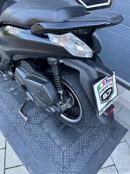 Piaggio Beverly 300 ABS ASR POLICE-LIMITOVANÁ EDICE ro 2018 - 6