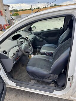 Náhradní díly - Toyota Yaris 1.0i 50kW r.v. 2001 - 6