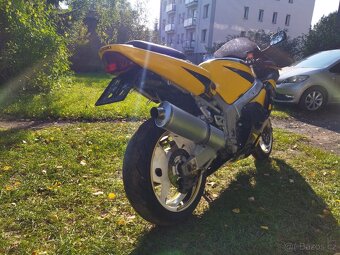 Suzuki GSX-R 750 K1 - 6