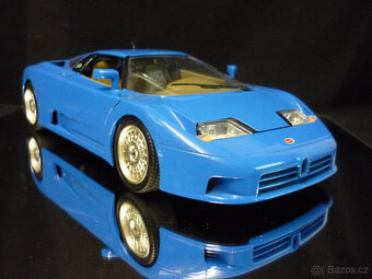 Bugatti EB110 světle modré Bburago 1/18 - 6