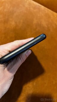 Prodám černý iPhone 11 128GB - super stav - 6