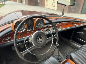Mercedes Benz 250 SE/C W111 - 6