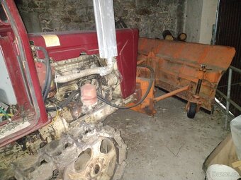 Pásový traktor Bolgar T54B - 6