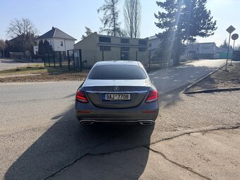 Mercedes Benz. E220d - 6