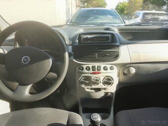Fiat Punto 1.2 - 6