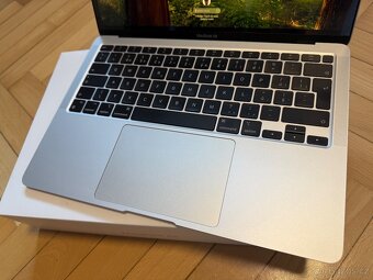 Apple MacBook Air M1 13,3", 16GB, 512GB - 6