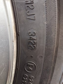 195/65/15 - 6