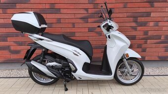 Honda SH 350i Nový skútr 920Km - 6