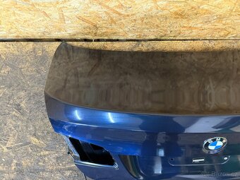 VÍKO KUFRU BMW F10 IMPERIALBLAU BRILLANTEEFEKT - 6