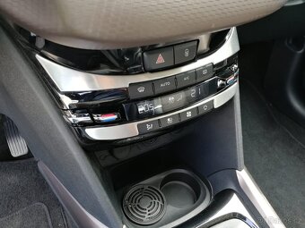 Peugeot 2008, 1.6HDi 84kW Allure vyhř. sed. - 6