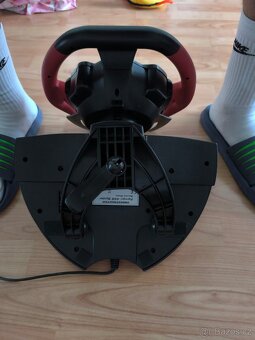 Thrustmaster Ferrari 458 Spider volant na Xbox - 6