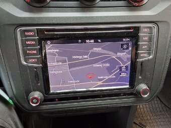 VW CADDY, 2.0 TDi, plný servis, 5 míst, NAVI - 6