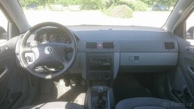 ŠKODA FABIA JUNIOR 1.0 RV 2002 jen 43.tis. Km - 6