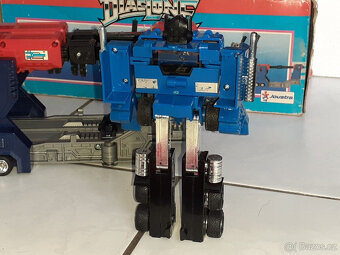 Robot Diaclone Nákladní automobil Transportér Transformers J - 6