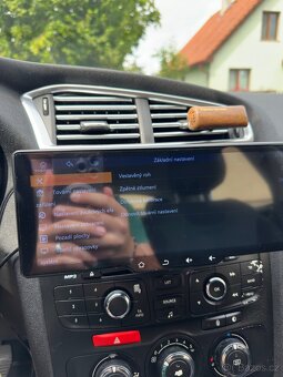 Carplay/Android auto displej - 6