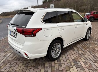MITSUBISHI OUTLANDER 2.4 PHEV 165kW 4x4-2020-76.749KM- - 6