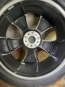 Alu Mercedes R20 235/45 GLA GLB nové originální letní kola - 6