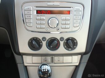 Ford Focus 5dv. 1,6 16V vyhř.sklo,novérozvody, bez koroze - 6