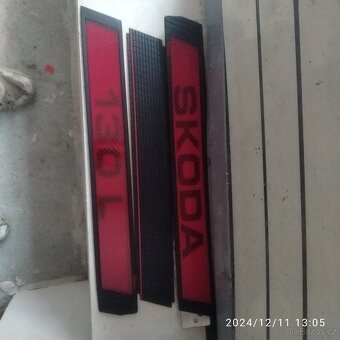 Prodám zadní panel na různé vozy Ford, P205 a světla P309 - 6