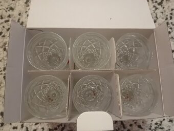 6x sklenky na sherry. České broušené sklo. Nové - 6
