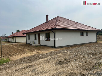 Prodej novostavby rodinného domu ve fázi hrubé stavby v obci - 6