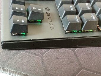🎮 PRODÁM herní klávesnici Genesis Thor 303 TKL – RED SWITCH - 6