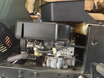 Zahradní traktor Yard Pro 12hp92 - 6