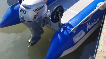 Nafukovací člun 4 m s motorem 20 HP - 6