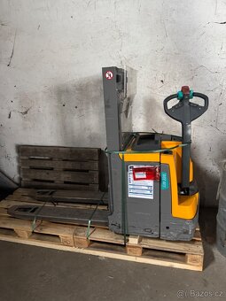 Ručně vedený vysokozdvižný JUNGHEINRICH EJC214 - AKU - 6