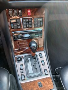 MERCEDES-BENZ 300 SE - 6