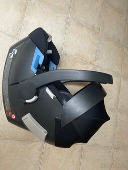 Autosedačka Cybex Aton 5 Deep Black + základna - 6