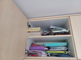Prostorná skříň ručně vyrobená jako nová - 6